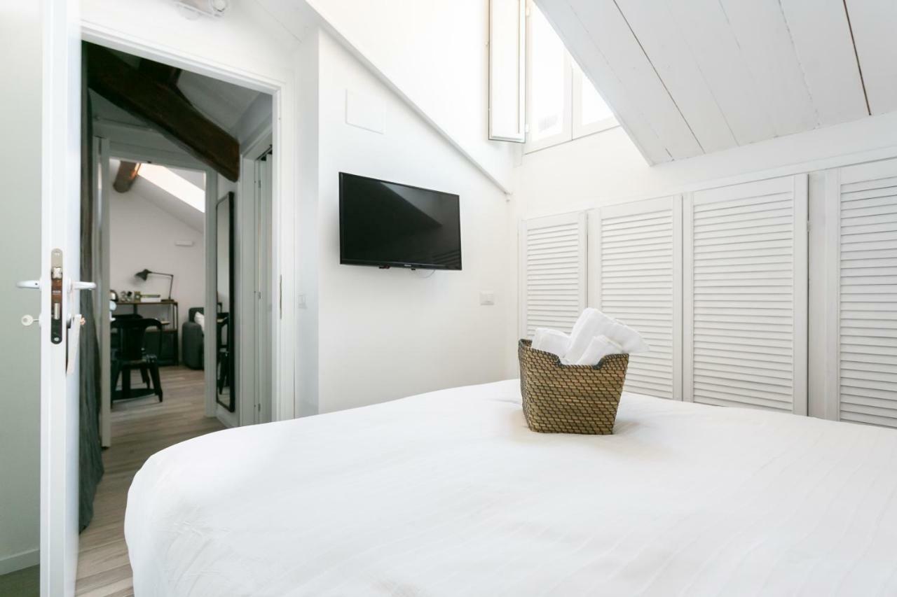 Milano Apartments Darsena Bagian luar foto